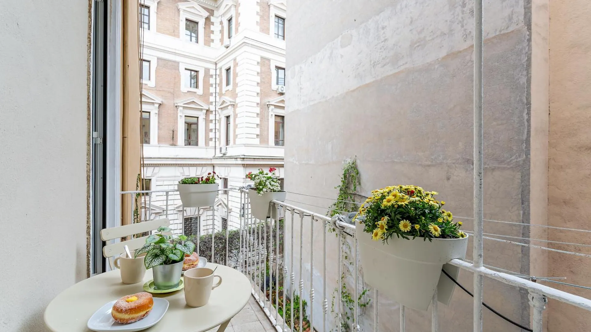Iflat Monti Brand New Peaceful Apartment Rome Italy